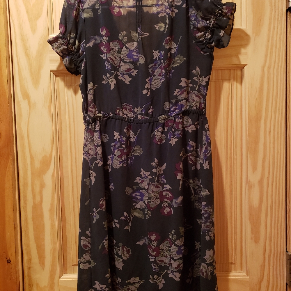 Dress - Picture 2 of 3